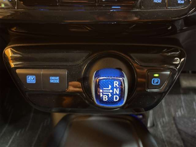 トヨタ プリウス １．８ Ｓ セーフティ プラスＩＩ R2年 () 99