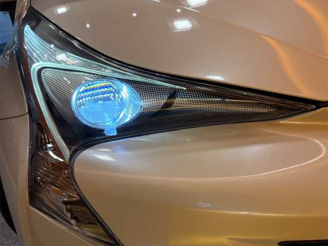 トヨタ プリウス １．８ Ａ プレミアム H28年 () 99