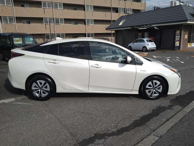 トヨタ プリウス １．８ Ａ H29年 (甲信越・北陸) 99
