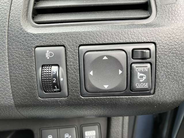 日産 セレナ ２．０ ２０Ｘ Ｓ－ＨＹＢＲＩＤ H25年 (関東) 99