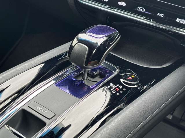 ホンダ ヴェゼル １．５ ハイブリッド Ｘ ４ＷＤ H27年 () 99