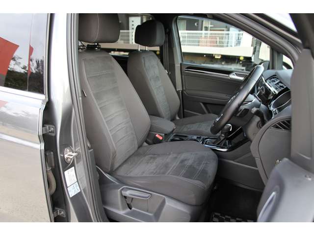 フォルクスワーゲン ゴルフトゥーラン ＴＳＩ　Ｒライン H30年 (関東) 99