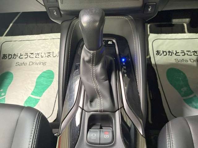 トヨタ カローラ　ツーリング　ハイブリッド １．８ ハイブリッド ＷＸＢ Ｅ－ＦＯＵＲ ４ＷＤ R3年 (関東) 99