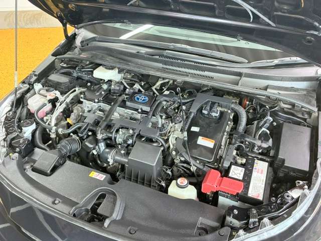 トヨタ カローラ　ツーリング　ハイブリッド １．８ ハイブリッド ＷＸＢ Ｅ－ＦＯＵＲ ４ＷＤ R3年 (関東) 99