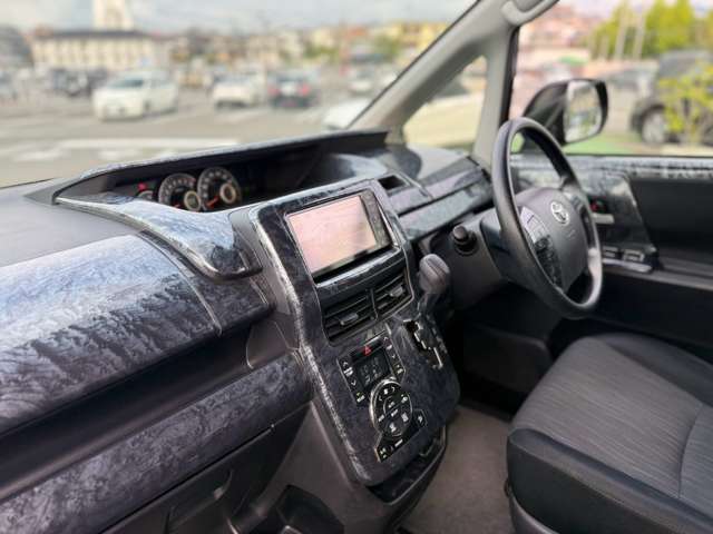 トヨタ ヴォクシー ２．０ Ｚ H25年 (近畿) 99