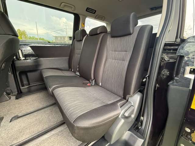 トヨタ ヴォクシー ２．０ Ｚ H25年 (近畿) 99