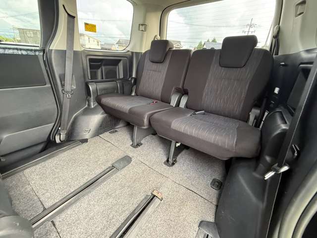 トヨタ ヴォクシー ２．０ Ｚ H25年 (近畿) 99
