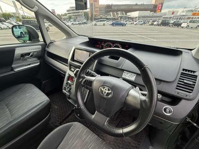 トヨタ ヴォクシー ２．０ ＺＳ 煌ＩＩ H24年 (近畿) 99
