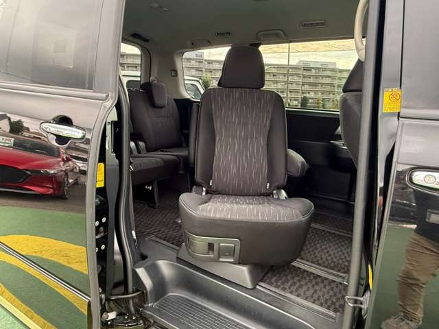 トヨタ ヴォクシー ２．０ ＺＳ 煌ＩＩ H24年 (近畿) 99