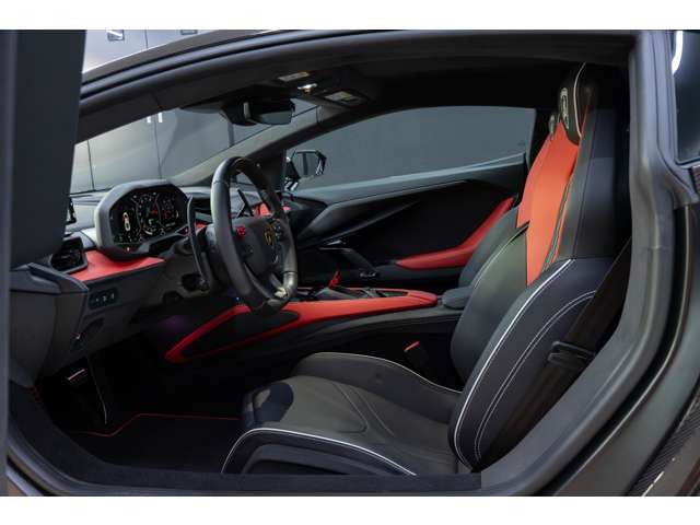 ランボルギーニ レヴエルト ６．５ ４ＷＤ R7年 (近畿) 99
