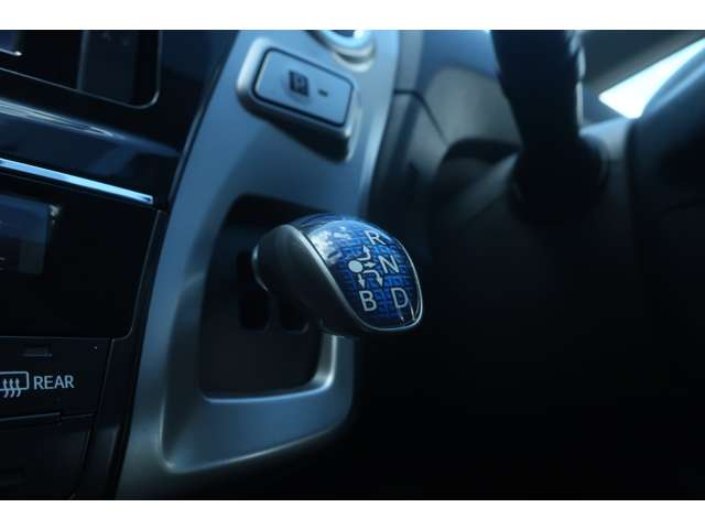 トヨタ プリウスΑ １．８ Ｓ ツーリングセレクション H27年 (関東) 99