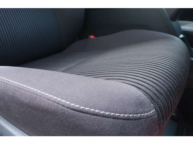 トヨタ プリウスΑ １．８ Ｓ ツーリングセレクション H30年 (関東) 99