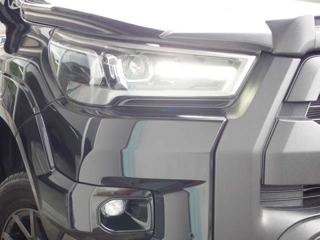 トヨタ ハイラックス ２．４ Ｚ ＧＲスポーツ ディーゼルターボ ４ＷＤ R4年 (東海) 99