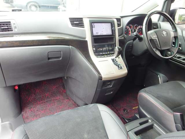 トヨタ ヴェルファイア ２．４ Ｚ ゴールデンアイズＩＩ H26年 (東海) 99