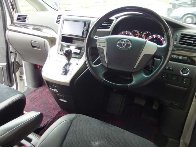 トヨタ ヴェルファイア ２．４ Ｚ ゴールデンアイズＩＩ H26年 (東海) 99
