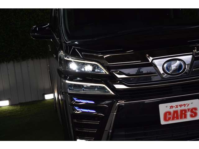 トヨタ ヴェルファイア　ハイブリッド ハイブリッド ２．５ ＺＲ Ｅ－ＦＯＵＲ ４ＷＤ R1年 (北海道) 99
