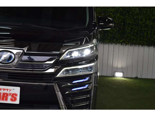 トヨタ ヴェルファイア　ハイブリッド ハイブリッド ２．５ ＺＲ Ｅ－ＦＯＵＲ ４ＷＤ R1年 (北海道) 99