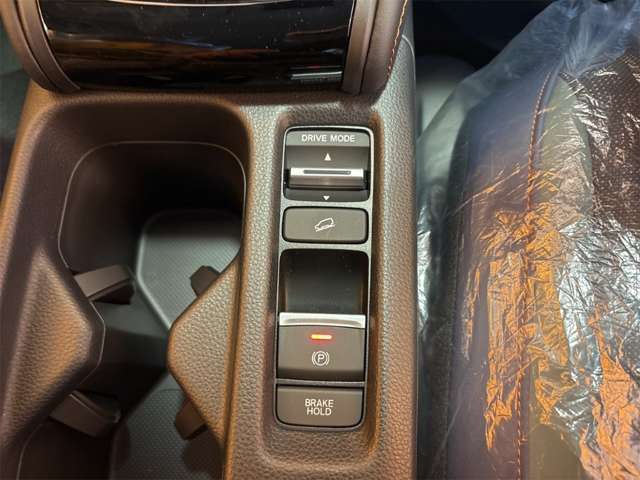 ホンダ ヴェゼル １．５ Ｅ：ＨＥＶ Ｘ ハントパッケージ R8年 (近畿) 99