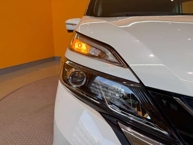 日産 セレナ ２．０ ハイウェイスター ＶセレクションＩＩ R1年 (近畿) 99