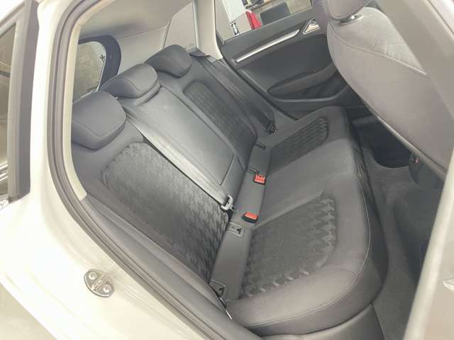 アウディ Ａ３　スポーツバック １．４　ＴＦＳＩ H26年 (近畿) 99