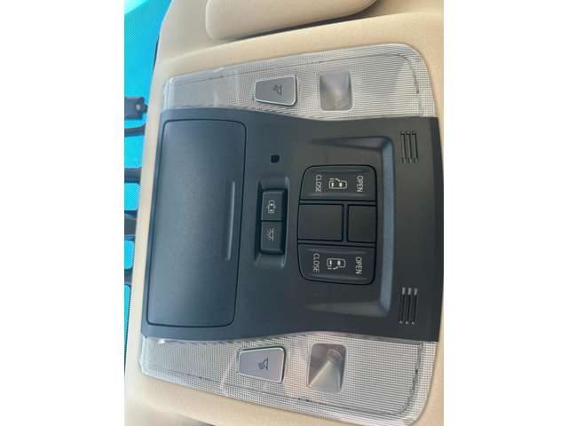 トヨタ アルファード　ハイブリッド ハイブリッド ２．５ Ｇ Ｅ－ＦＯＵＲ ４ＷＤ H28年 (関東) 99