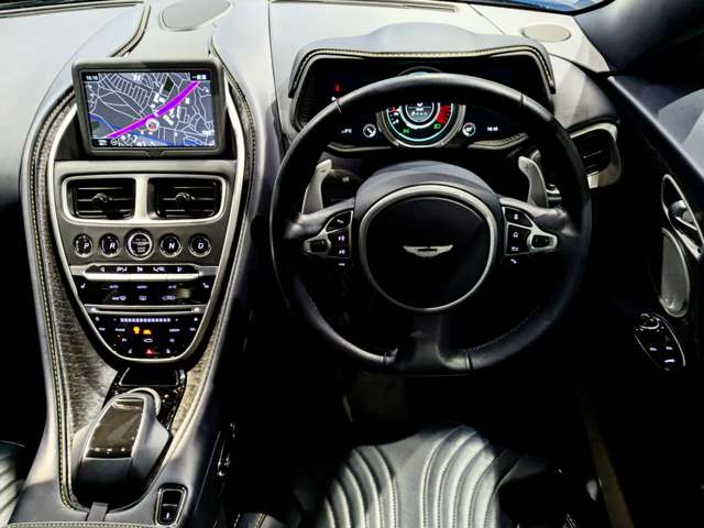 アストンマーティン ＤＢ１１ Ｖ８ R1年 () 99
