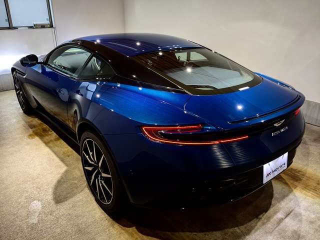 アストンマーティン ＤＢ１１ Ｖ８ R1年 () 99