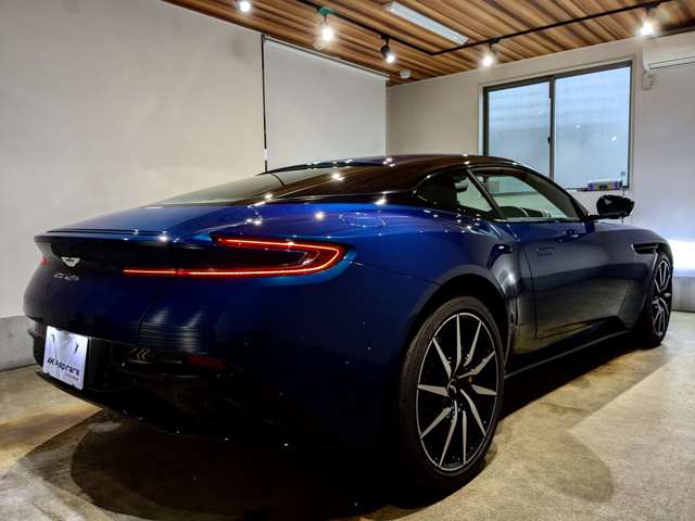 アストンマーティン ＤＢ１１ Ｖ８ R1年 () 99