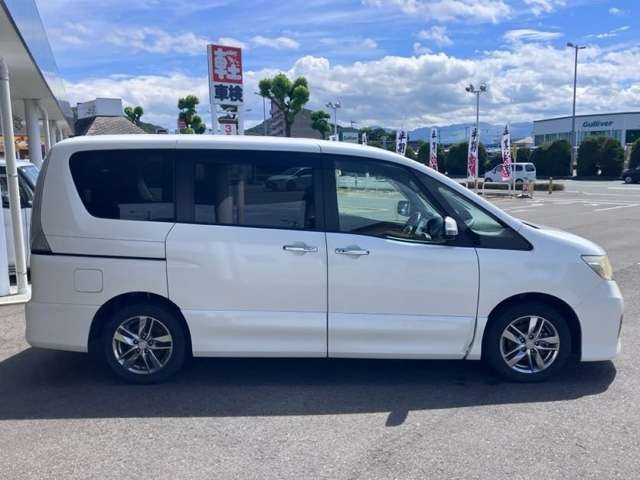日産 セレナ ２．０ ライダー ブラックライン H23年 (九州・沖縄) 99