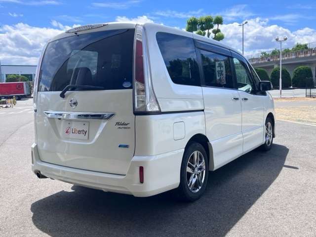 日産 セレナ ２．０ ライダー ブラックライン H23年 (九州・沖縄) 99
