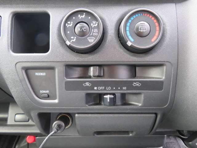 トヨタ ハイエースワゴン ２．７ ＤＸ ロング ミドルルーフ ４ＷＤ H25年 (甲信越・北陸) 99