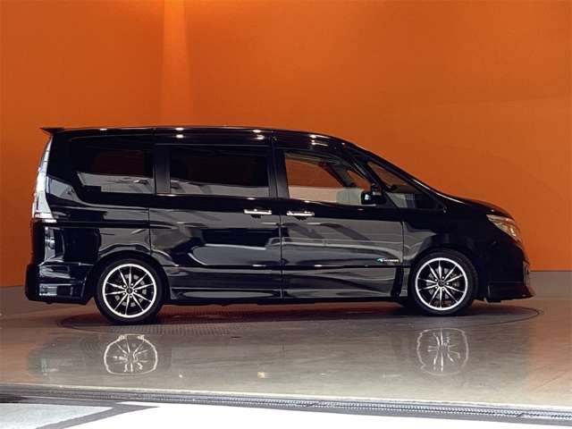 日産 セレナ ２．０ ライダー ブラックライン Ｓ－ＨＹＢＲＩＤ H28年 (近畿) 99