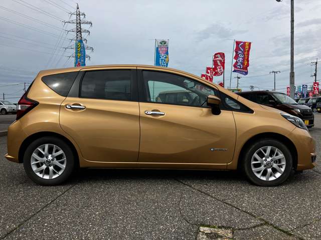 日産 ノート １．２ Ｅ－ＰＯＷＥＲ メダリスト 助手席回転シート H30年 () 99