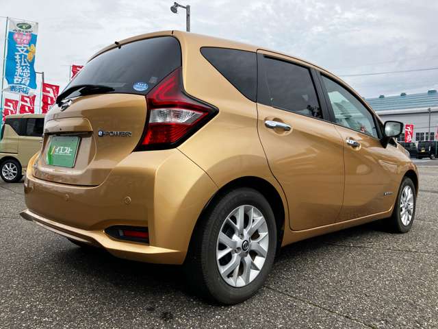 日産 ノート １．２ Ｅ－ＰＯＷＥＲ メダリスト 助手席回転シート H30年 () 99