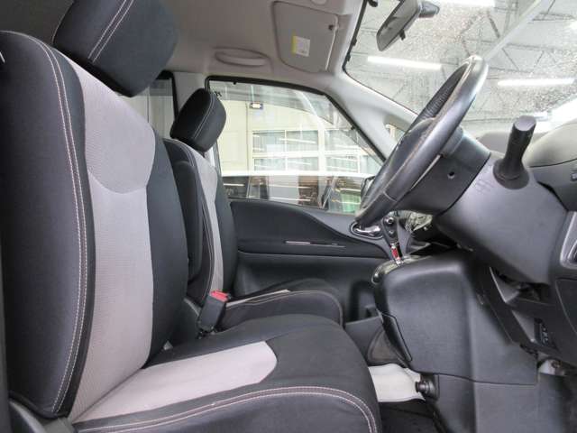 日産 セレナ ２．０ ライダー ブラックライン Ｓ－ＨＹＢＲＩＤ H25年 (関東) 99