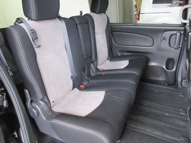 日産 セレナ ２．０ ライダー ブラックライン Ｓ－ＨＹＢＲＩＤ H25年 (関東) 99
