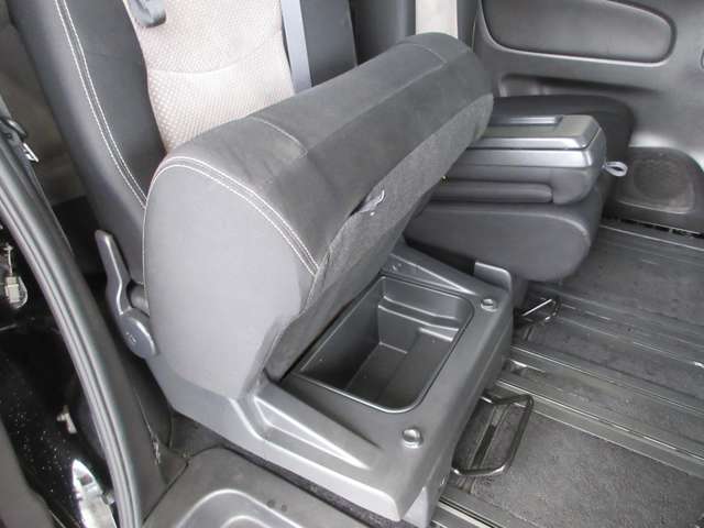 日産 セレナ ２．０ ライダー ブラックライン Ｓ－ＨＹＢＲＩＤ H25年 (関東) 99
