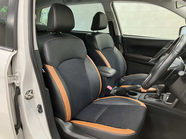 スバル フォレスター ２．０ エックスブレイク カラーアクセント仕様 ４ＷＤ H30年 (近畿) 99