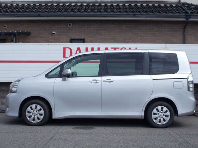 トヨタ ヴォクシー ２．０ Ｘ Ｌエディション H23年 (近畿) 99