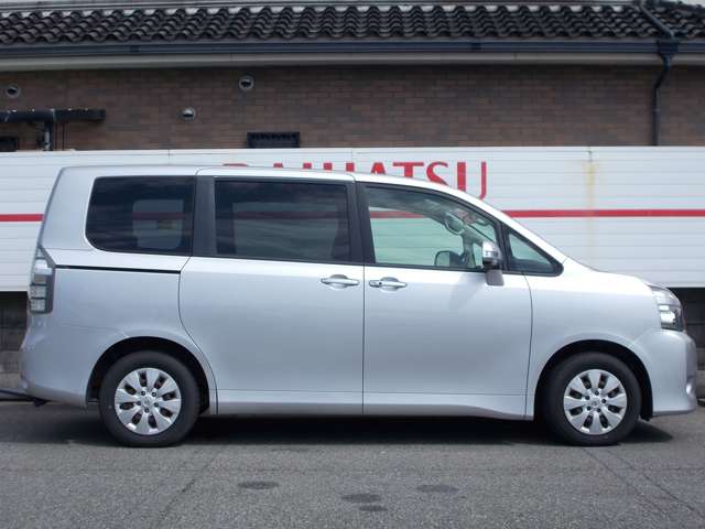 トヨタ ヴォクシー ２．０ Ｘ Ｌエディション H23年 (近畿) 99