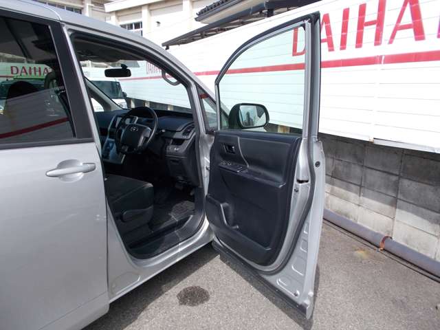 トヨタ ヴォクシー ２．０ Ｘ Ｌエディション H23年 (近畿) 99