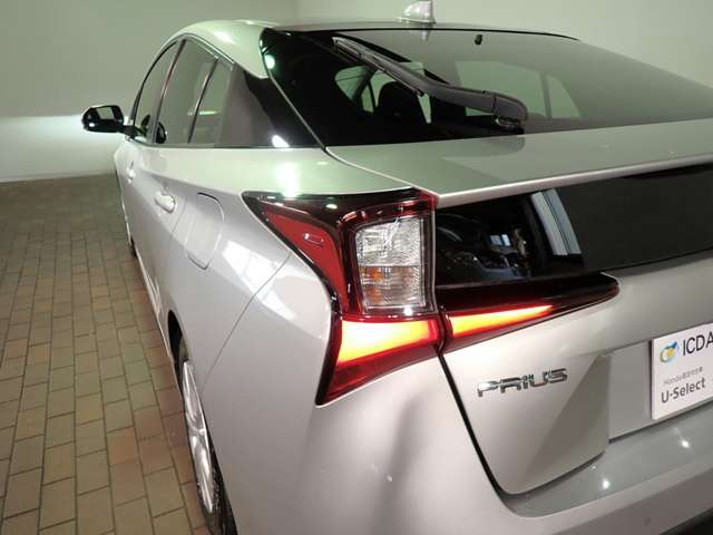 トヨタ プリウス １．８ Ｓ R3年 () 99