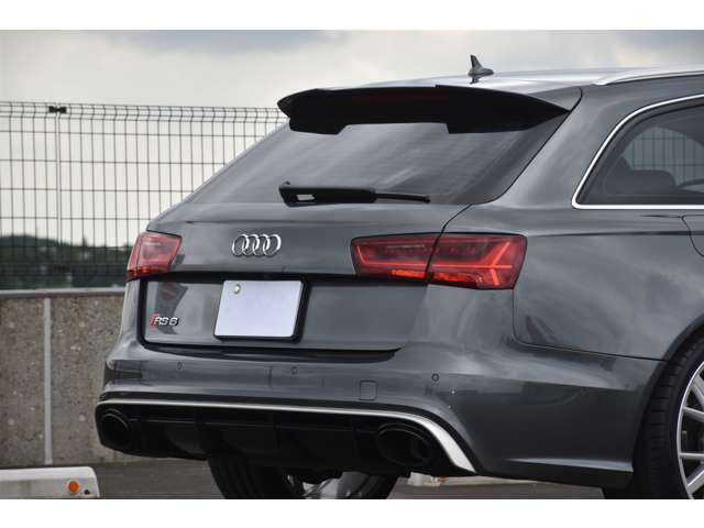 アウディ ＲＳ６　アバント パフォーマンス ４ＷＤ H29年 (関東) 99