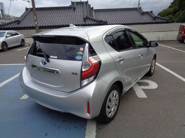 トヨタ アクア １．５ Ｓ スタイルブラック R1年 (九州・沖縄) 99