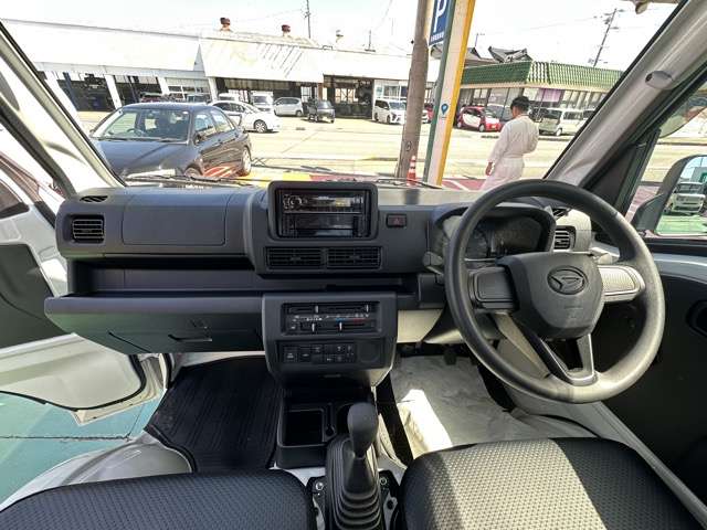ダイハツ ハイゼットトラック ６６０ スタンダード 農用スペシャル スマートアシスト 非装着車 ３方開 ４ＷＤ R6年 (東海) 99