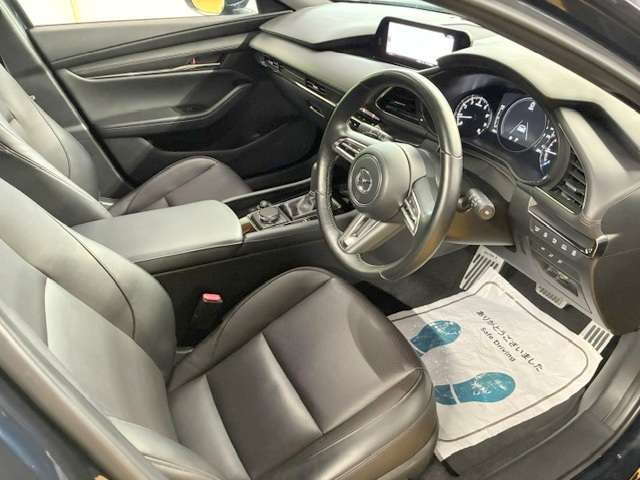 マツダ ＭＡＺＤＡ３　ファストバック ２．０ ２０Ｓ Ｌパッケージ R4年 (関東) 99