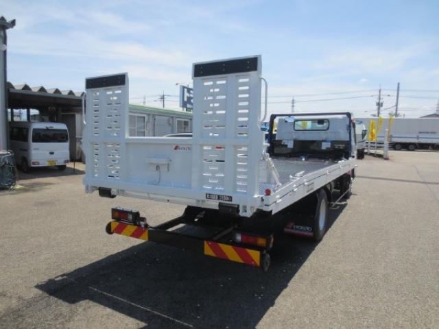三菱フソウ キャンター ３．５Ｔ R8年 () 99