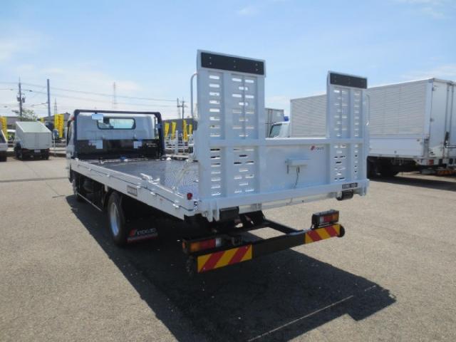 三菱フソウ キャンター ３．５Ｔ R8年 () 99