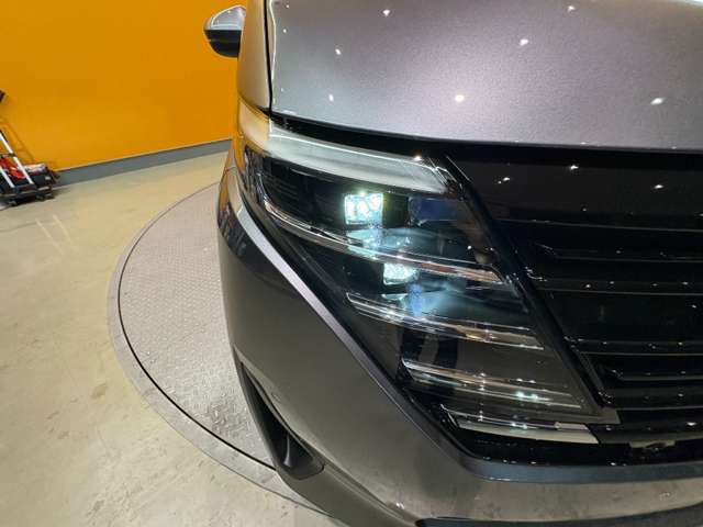 日産 セレナ ２．０ Ｘ R8年 (近畿) 99