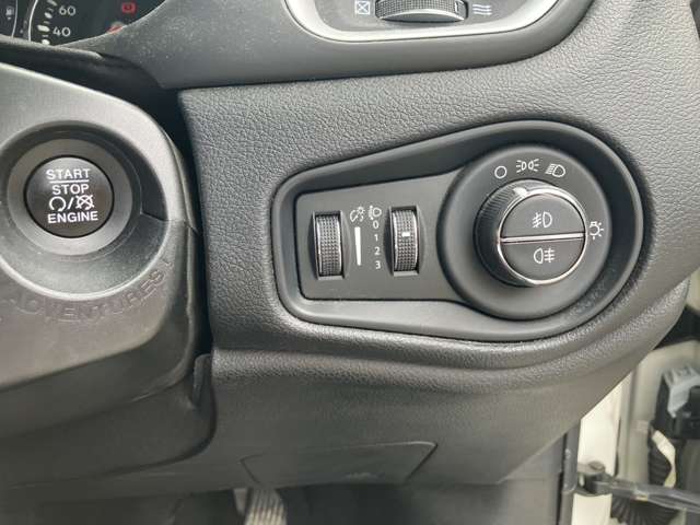 ジープ レネゲード ロンジチュード R3年 () 99